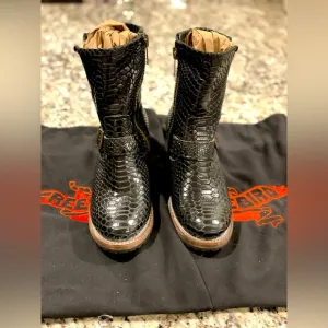 🆕 Freebird by Steven distressed leather black snakeskin heeled boots size 8