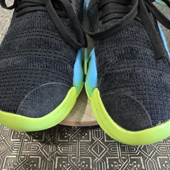 🐢 Men’s Adidas Trae Young 2 Trae-TL Solar Green Basketball Shoes Size 4