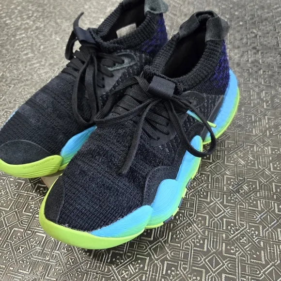 🐢 Men’s Adidas Trae Young 2 Trae-TL Solar Green Basketball Shoes Size 4