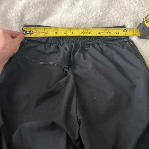 ⭐️ Raewiks lightweight waterproof ski pants rare Vintage black zip legs S