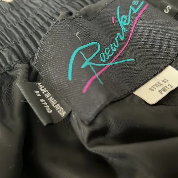⭐️ Raewiks lightweight waterproof ski pants rare Vintage black zip legs S