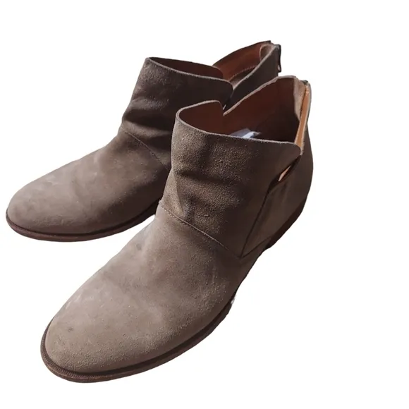 10 Kork-Ease tan suede booties
