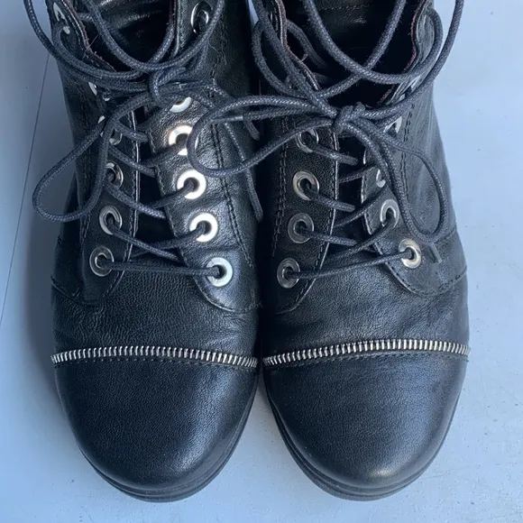 371‎ Stuart Weitzman Zipit Shoes Women High Top Black Leather Sneakers Women 6.5