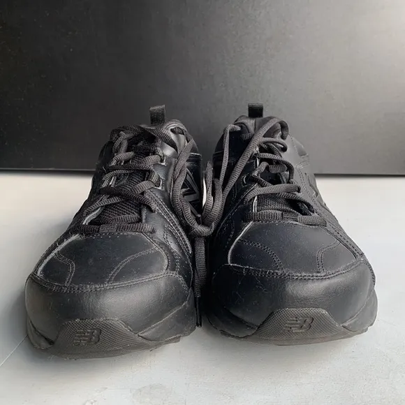 375 New Balance Slip Resistant Black Leather Shoes Men’s Size 10.5‎