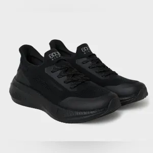 8000 Kicks Runners for Men in Full Black