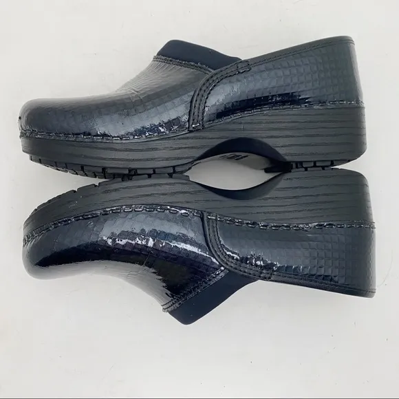 ABEO Biosystem Ellie Black Patent Leather Clogs Slip Resistant - Size 7?