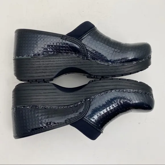 ABEO Biosystem Ellie Black Patent Leather Clogs Slip Resistant - Size 7?