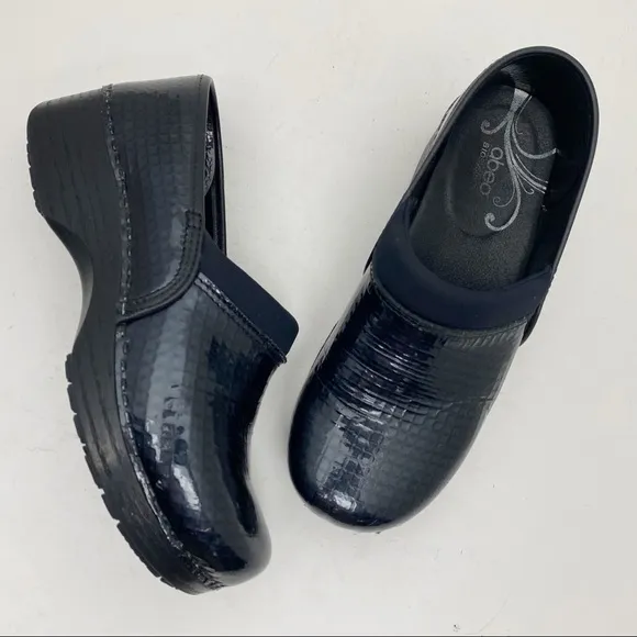 ABEO Biosystem Ellie Black Patent Leather Clogs Slip Resistant - Size 7?