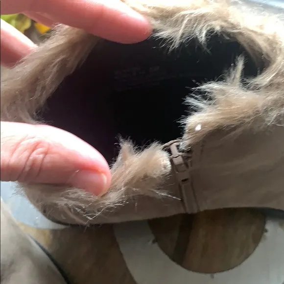 Adam Tucker Me‎ too tan faux fur accent suede boots