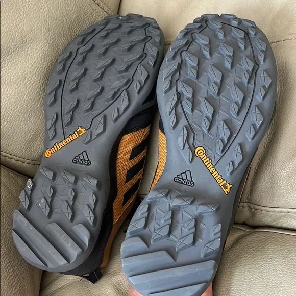 Adidas Black and Tan Athletic Shoes for Trail Running Terrex sz 9 NWT