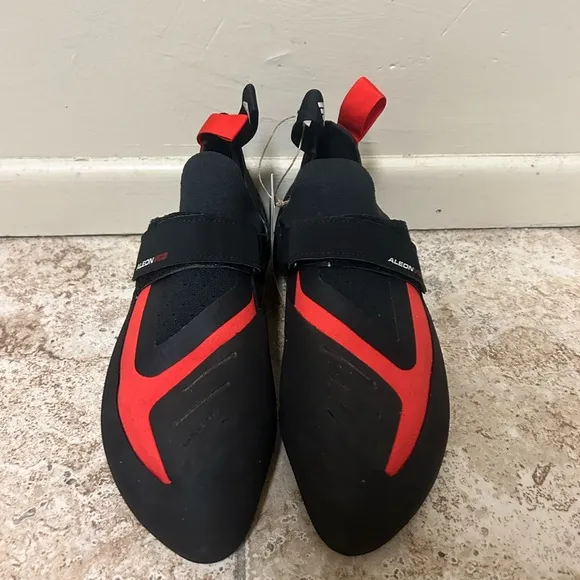 Adidas Five Ten 5.10 Aleon Climbing Shoes Black Red BC0861 Men’s Size 10.5