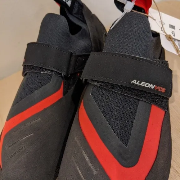 Adidas Five Ten 5.10 Aleon Climbing Shoes Black Red BC0861 Men's Size 10.5