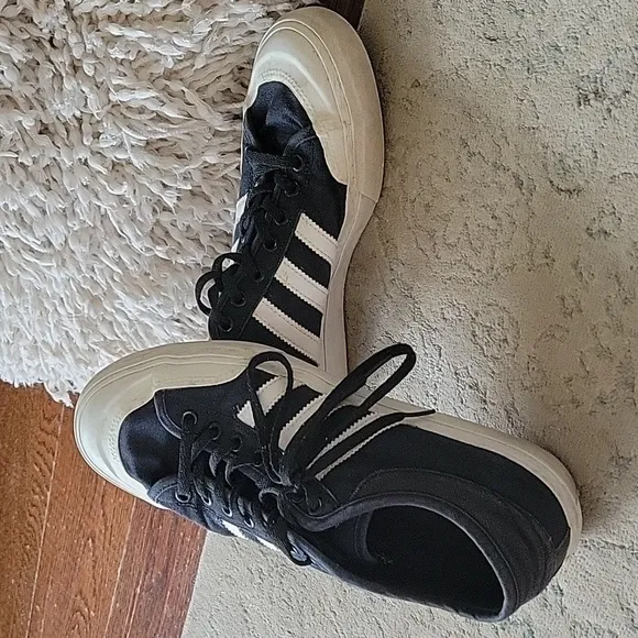 Adidas Men's Matchcourt Skateboarding Sneakers in Black