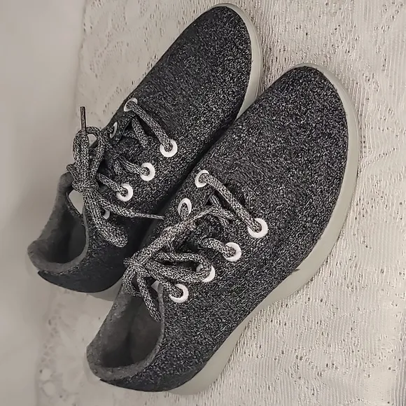 Allbirds gray grey wool runners running shoes  worn 1x size 9