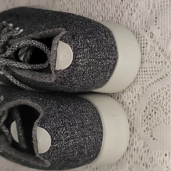 Allbirds gray grey wool runners running shoes  worn 1x size 9