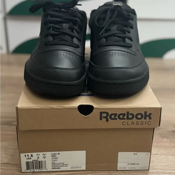 Almost Brand New Reebok Classics Club C85 Men’s Black shoes in the box 11.5