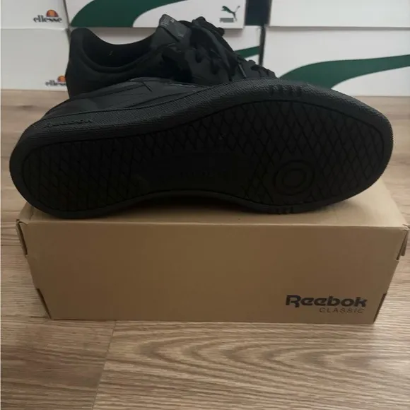 Almost Brand New Reebok Classics Club C85 Men’s Black shoes in the box 11.5