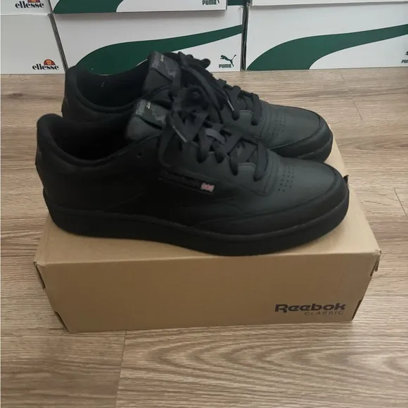 Almost Brand New Reebok Classics Club C85 Men’s Black shoes in the box 11.5