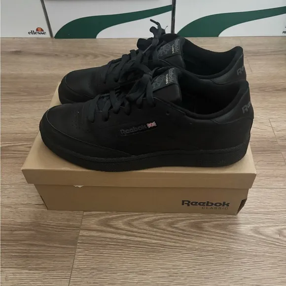 Almost Brand New Reebok Classics Club C85 Men’s Black shoes in the box 11.5