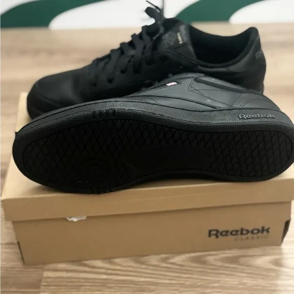 Almost Brand New Reebok Classics Club C85 Men’s Black shoes in the box 11.5