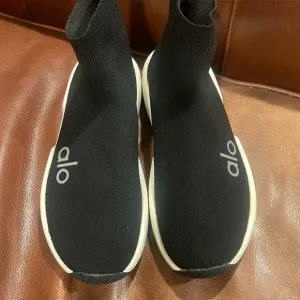 ALO Women's Velocity Knit Yoga Stretch socks Sneakers Shoes Black High Top SZ 8