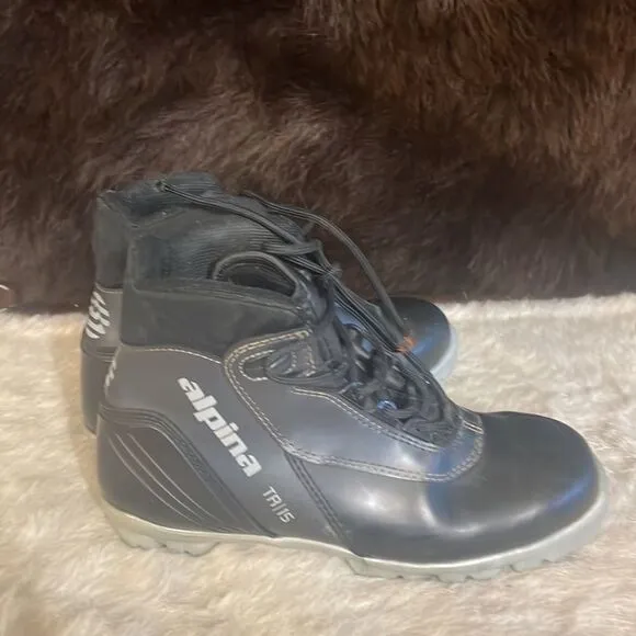 Alpine ski boots 37 (1760)