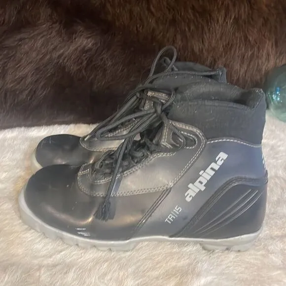 Alpine ski boots 37 (1760)