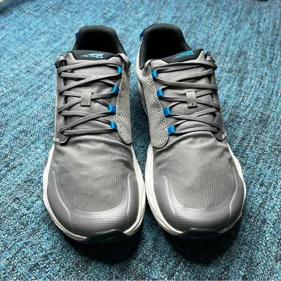 Altra Superior 6 Trail Running Shoes in Gray Blue