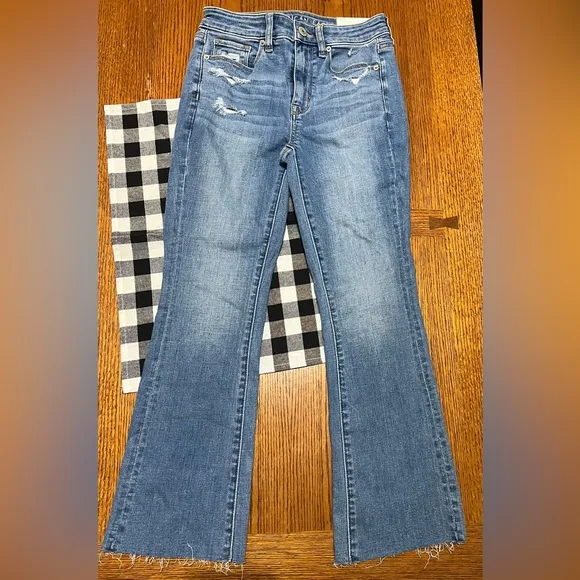 American Eagle Size 2‎ Short High Rise Skinny Kick Crop