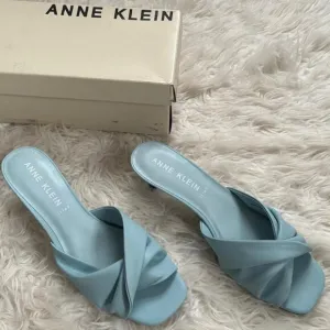 Anne Klein Lauraly Kitten Heels