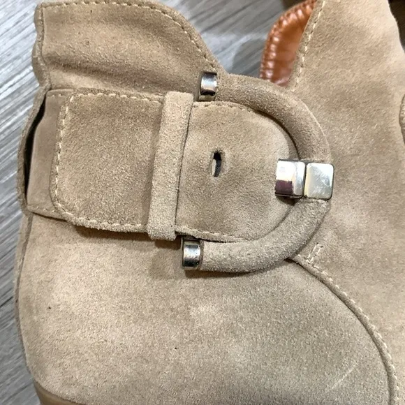 Aquatalia “Fiamma” Waterproof Taupe Suede Ankle Boots size 8 Made in Italy