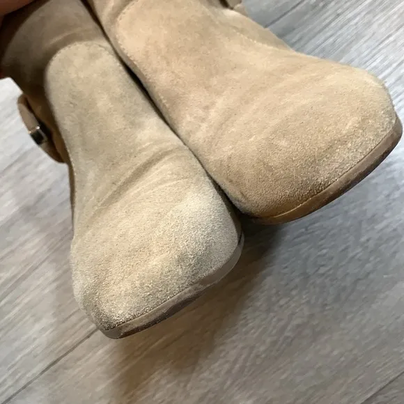 Aquatalia “Fiamma” Waterproof Taupe Suede Ankle Boots size 8 Made in Italy