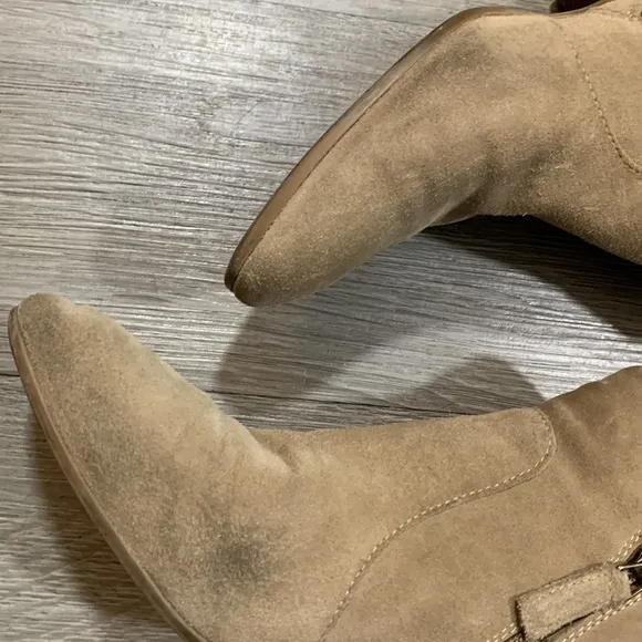 Aquatalia “Fiamma” Waterproof Taupe Suede Ankle Boots size 8 Made in Italy
