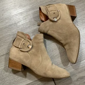 Aquatalia “Fiamma” Waterproof Taupe Suede Ankle Boots size 8 Made in Italy
