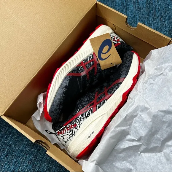 Asics Fuji Lite 2 Trail Running Shoes in Black Electric Red
