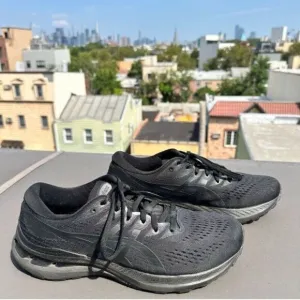 ASICS black gel Kayano 28 gym shoes size 9.5 running jogging tennis athletic