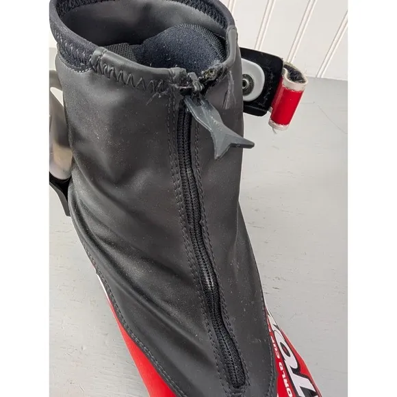 Atomic Junior Skate Ski Boots JR World Cup Pursuit Sz 6 Black Red Cross Country