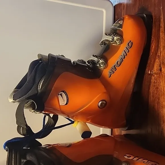 Atomic Orange Ski Boots 26