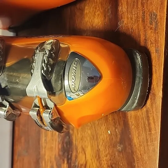 Atomic Orange Ski Boots 26