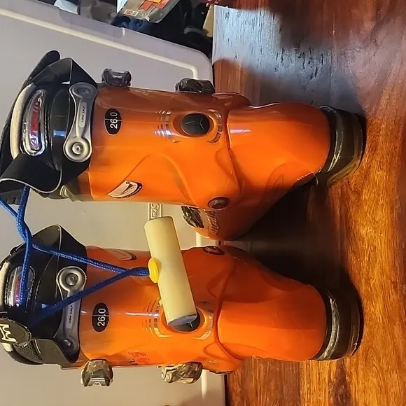 Atomic Orange Ski Boots 26