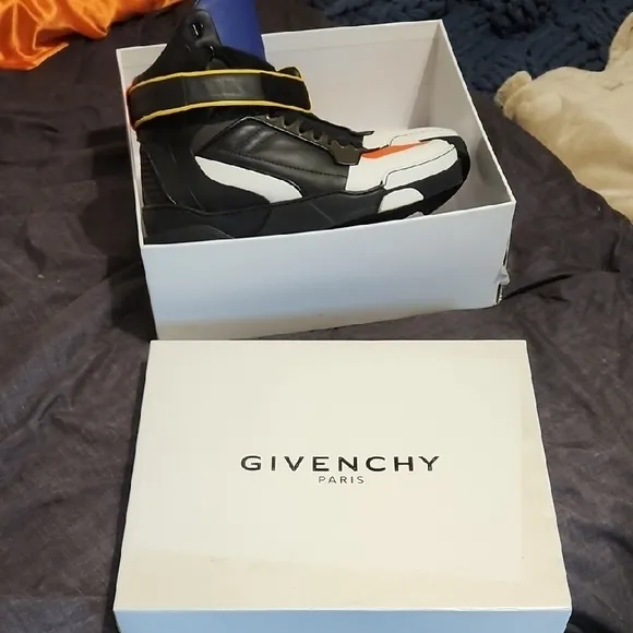 Authentic Givenchy Paris Men's Black and White High-Top Tyson Sneakers Size 11.5