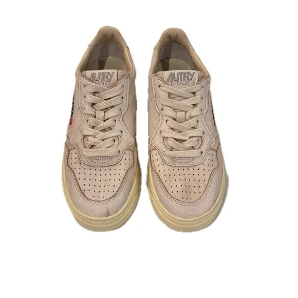 Autry Medalist Low-Top Leather Sneakers Women NEW