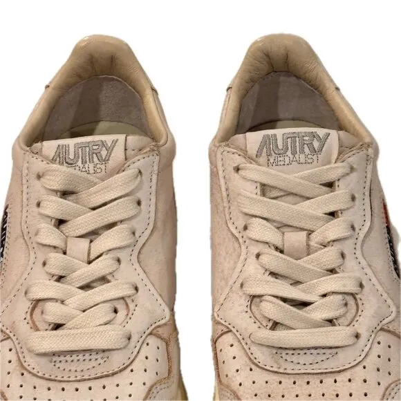 Autry Medalist Low-Top Leather Sneakers Women NEW