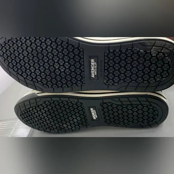Avenger Alloy Toe Wedge Sole High Top Athletic Shoes Size 8.5 NEW MSRP $105.99