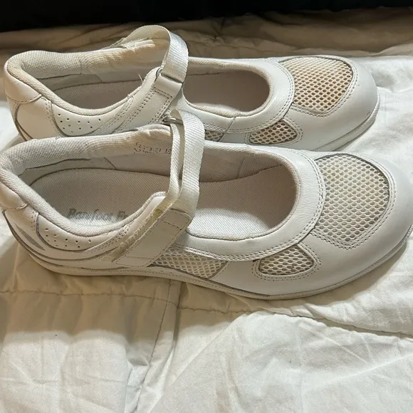 Barefoot Freedom Delite Slip On Shoes