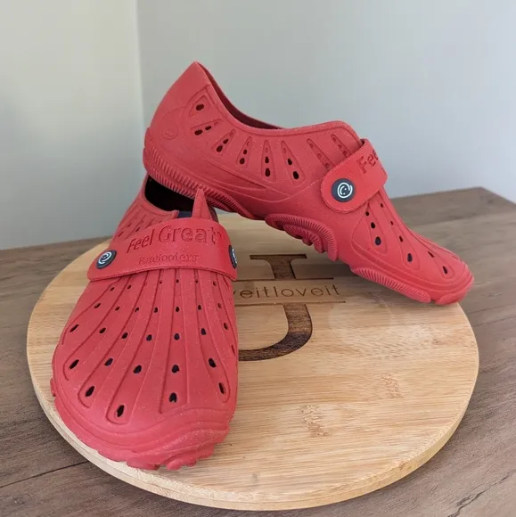 Barefooters Feel Great Shoes with Oooaaah Inserts in Sedona Red