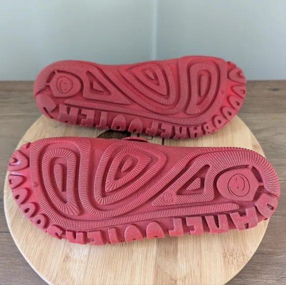 Barefooters Feel Great Shoes with Oooaaah Inserts in Sedona Red