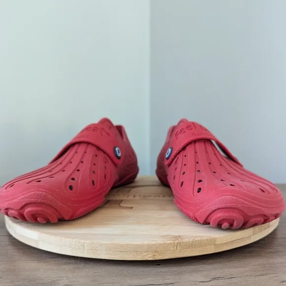 Barefooters Feel Great Shoes with Oooaaah Inserts in Sedona Red