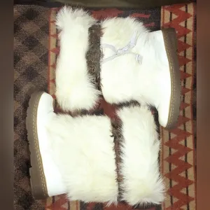 BearPaw KOLA II Ski Boots Sz 7 Real Fur Sheepskin Calf Goat Skin Wool White Snow