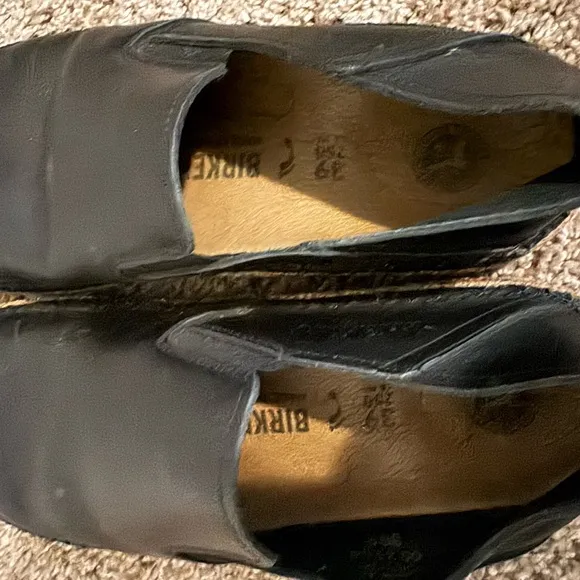 Birkenstock Black Leather Flats Sleek and Comfortable